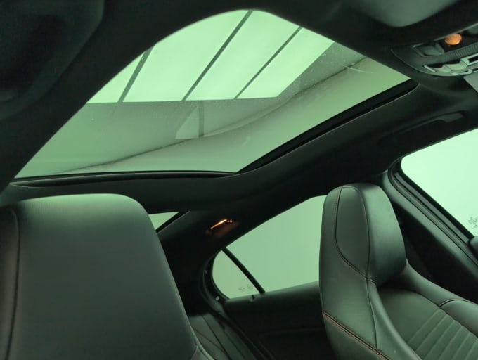 2025 Mercedes-benz 180