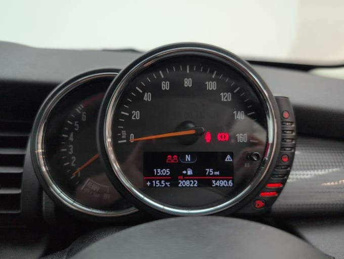 2025 Mini Hatch