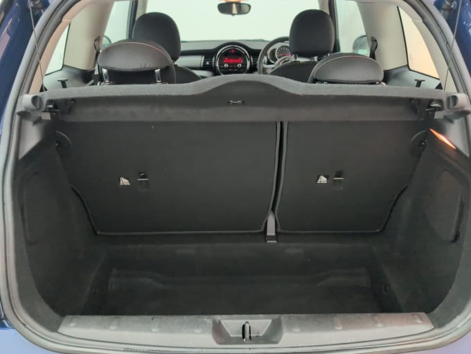 2025 Mini Hatch