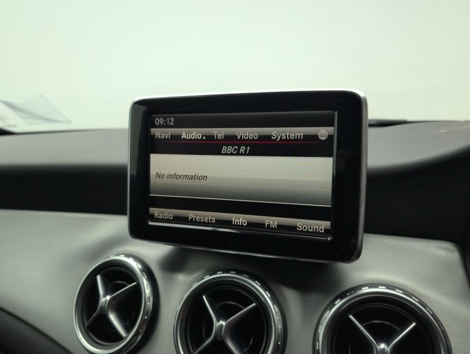 2025 Mercedes-benz 180