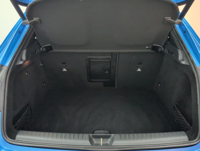 2025 Mercedes-benz 180