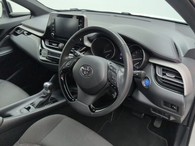 2025 Toyota C-hr