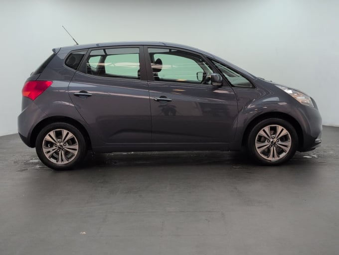 2025 Kia Venga