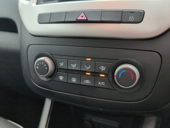 2025 Kia Venga