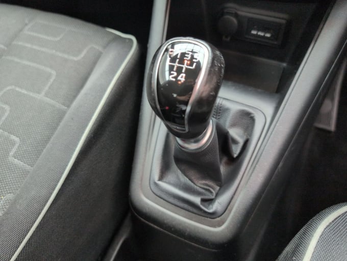 2025 Kia Venga