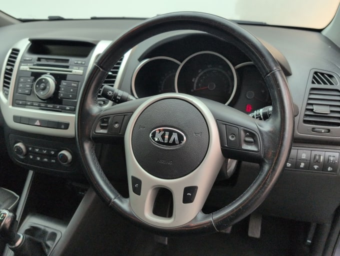 2025 Kia Venga