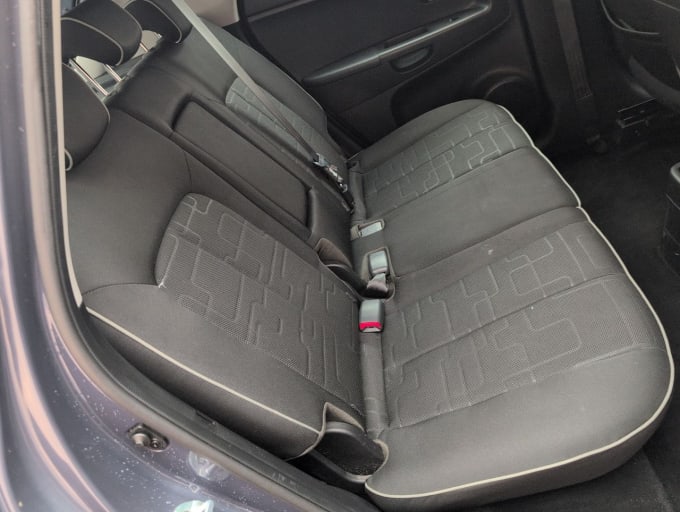 2025 Kia Venga