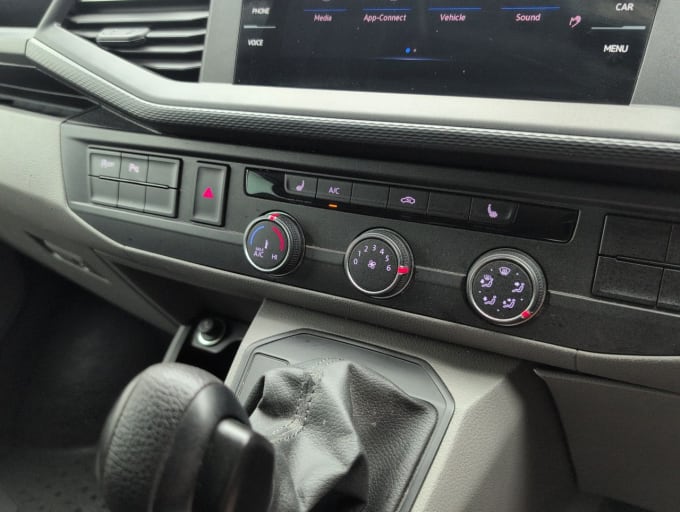 2025 Volkswagen Transporter