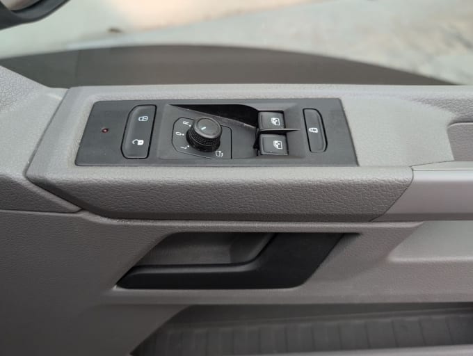2025 Volkswagen Transporter