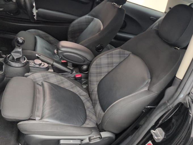 2025 Mini Hatch