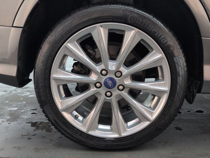 2025 Ford Kuga
