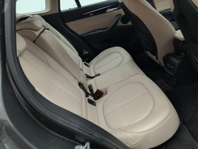 2025 BMW X1