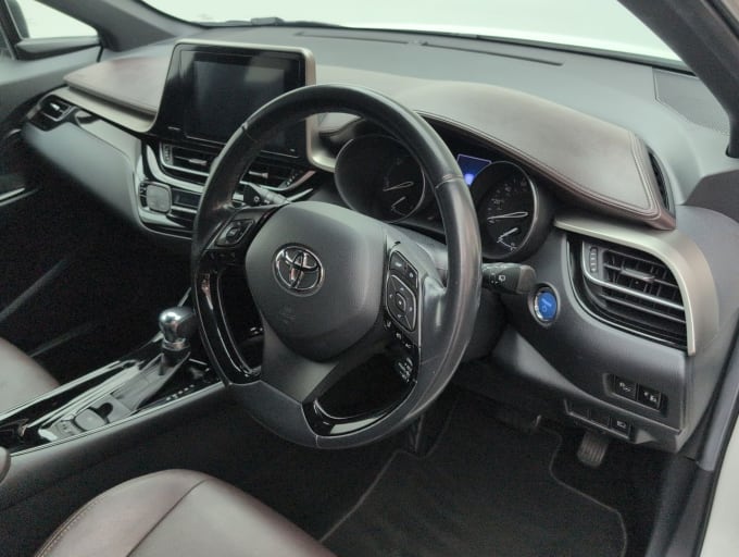 2025 Toyota C-hr
