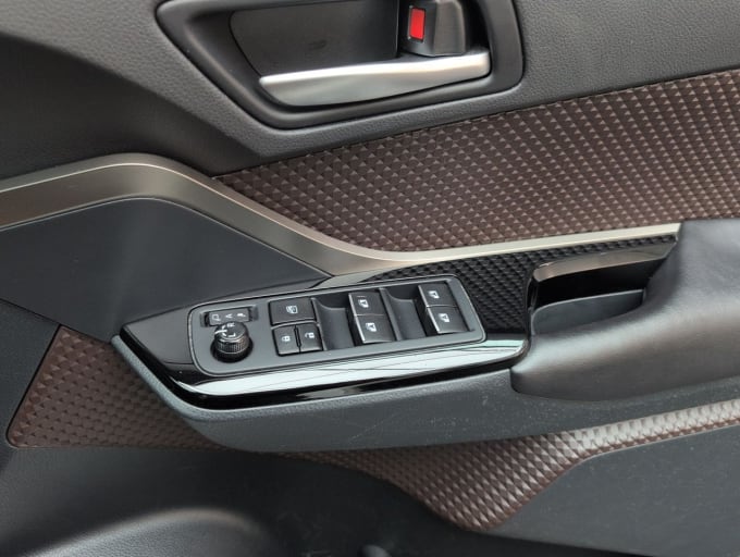 2025 Toyota C-hr