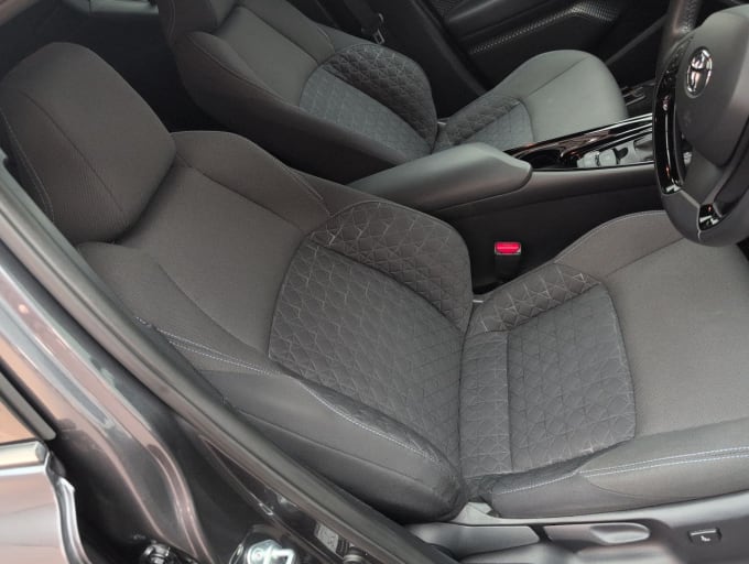 2025 Toyota C-hr