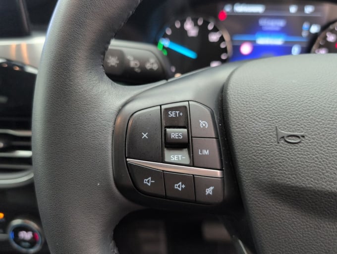 2025 Ford Kuga