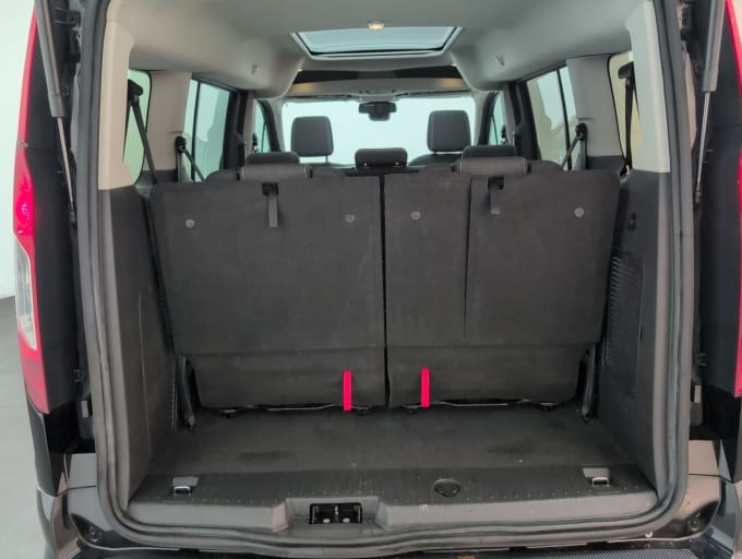 2025 Ford Grand Tourneo Connect
