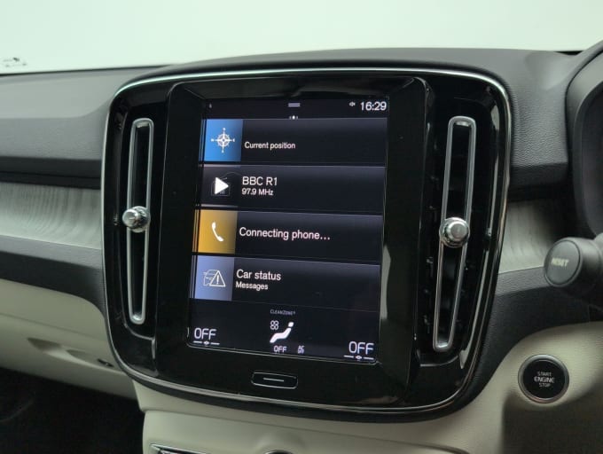 2025 Volvo Xc40