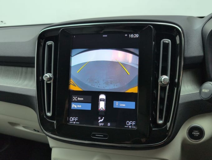2025 Volvo Xc40