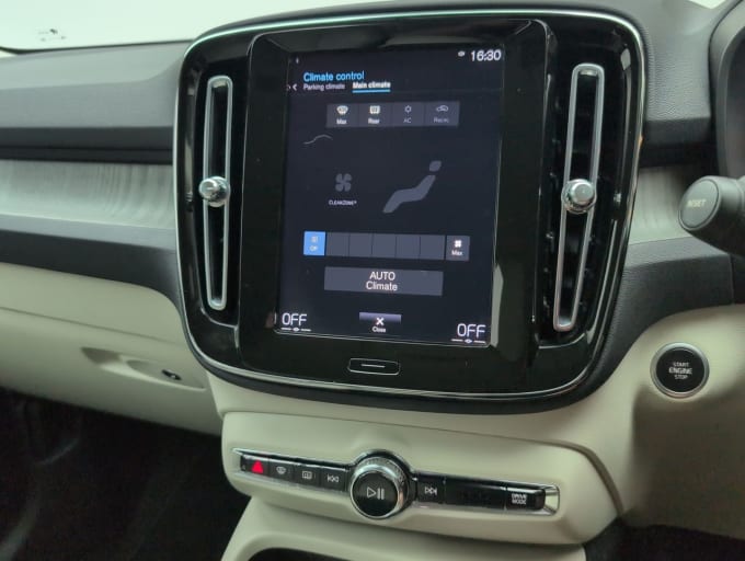 2025 Volvo Xc40