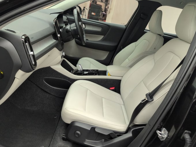 2025 Volvo Xc40