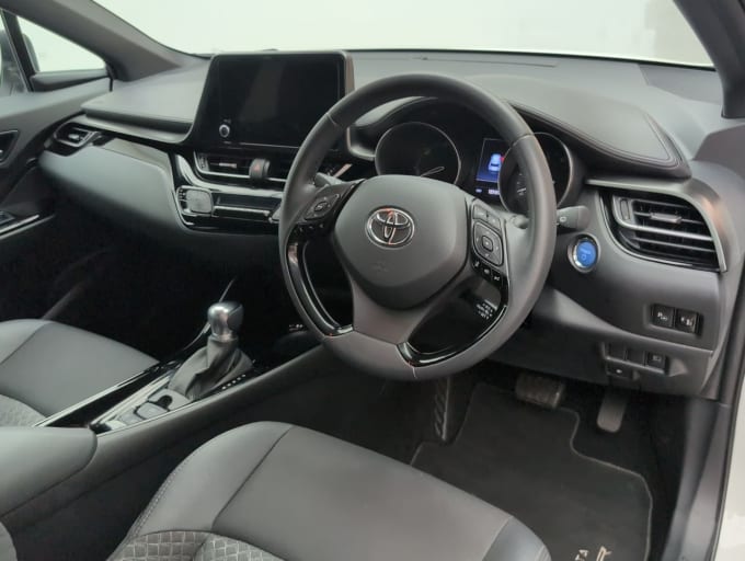 2025 Toyota C-hr