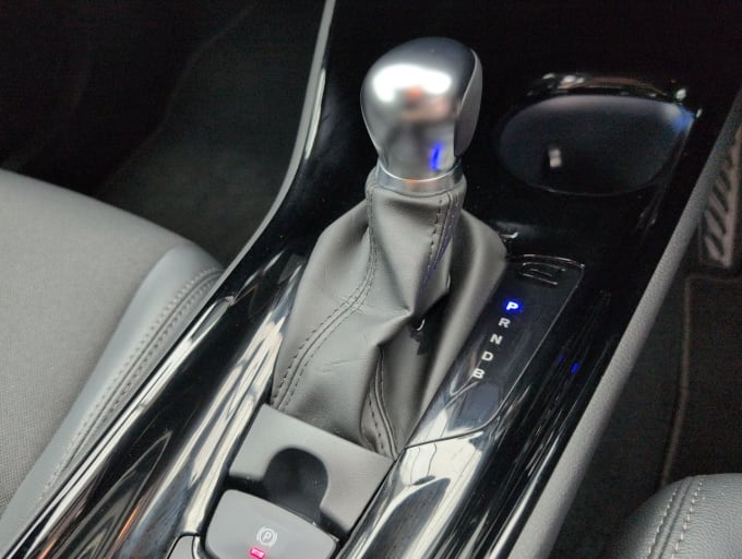 2025 Toyota C-hr