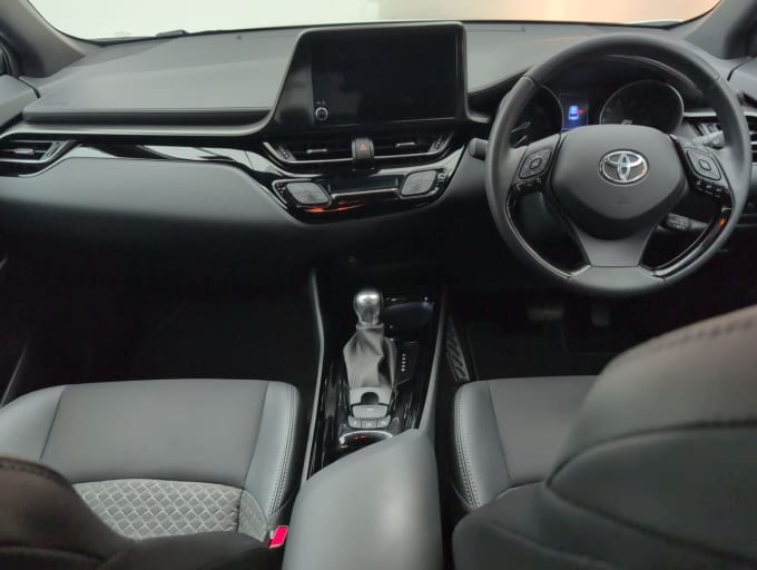 2025 Toyota C-hr