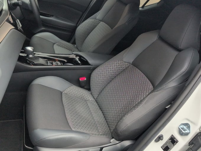2025 Toyota C-hr