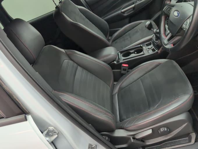 2025 Ford Kuga