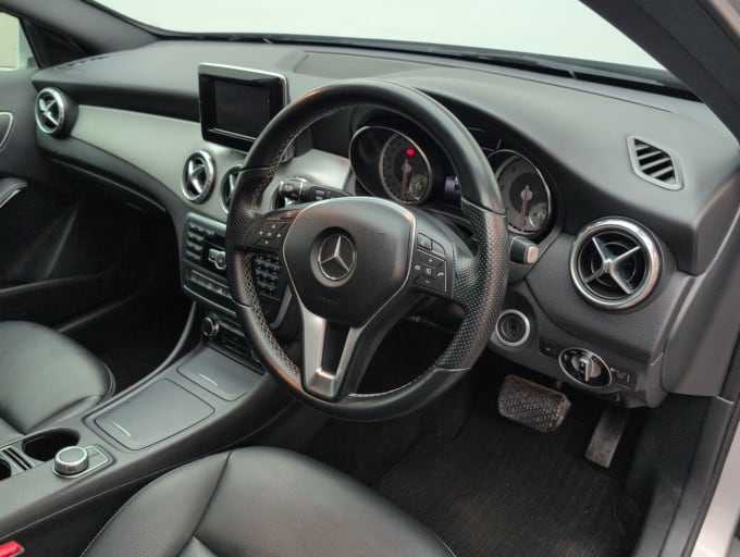 2025 Mercedes-benz 180