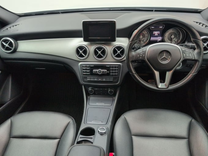 2025 Mercedes-benz 180