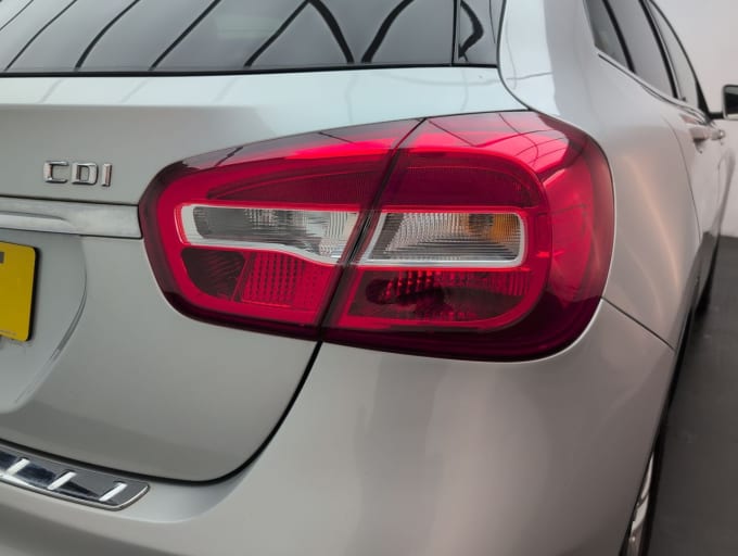 2025 Mercedes-benz 180