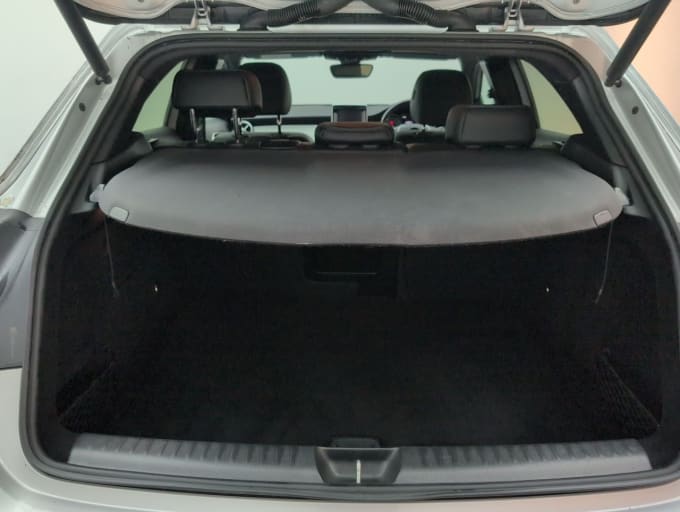 2025 Mercedes-benz 180