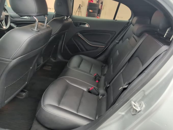 2025 Mercedes-benz 180