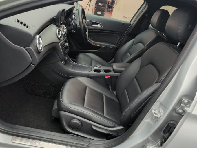 2025 Mercedes-benz 180