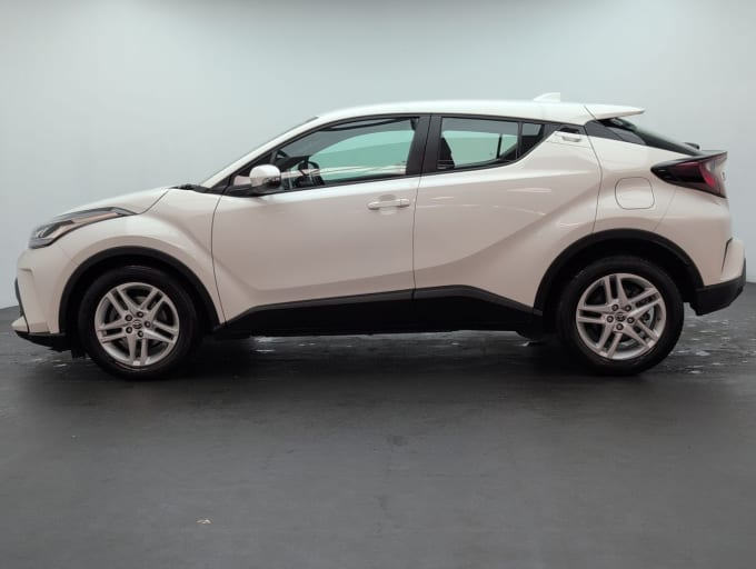 2025 Toyota C-hr