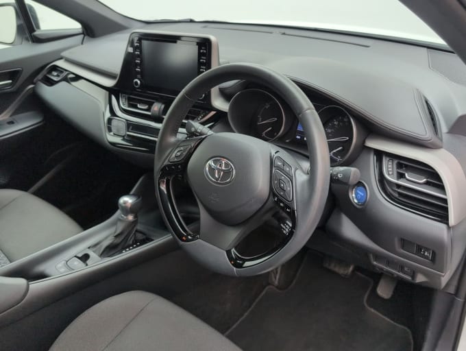 2025 Toyota C-hr