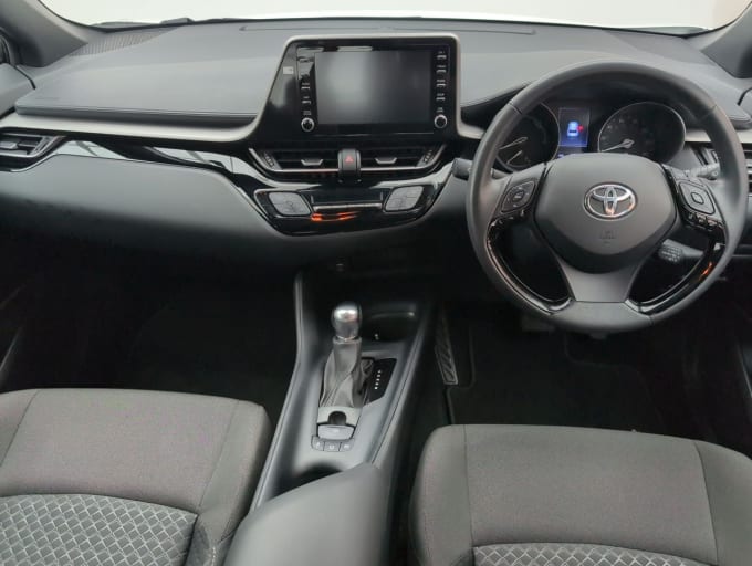 2025 Toyota C-hr