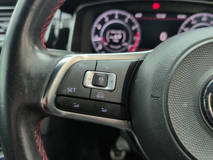 2025 Volkswagen Golf