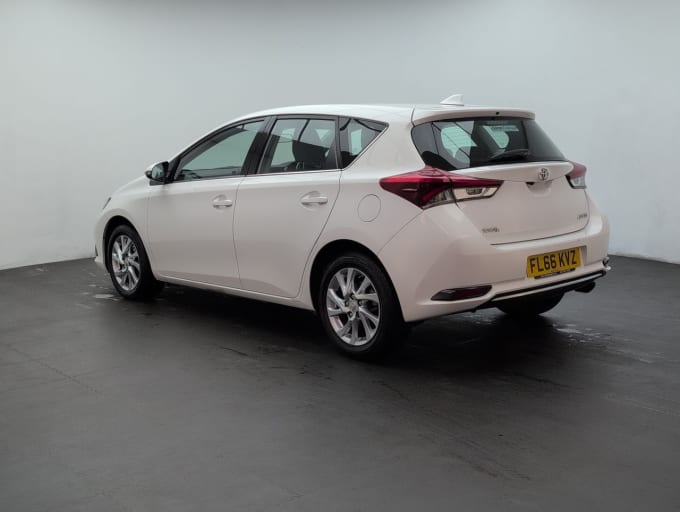 2025 Toyota Auris