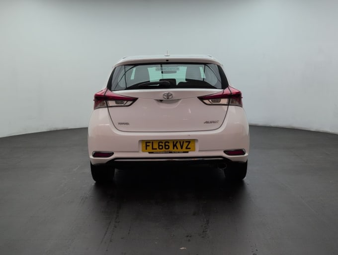 2025 Toyota Auris