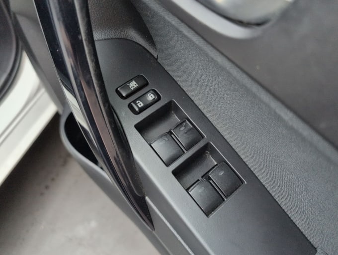 2025 Toyota Auris