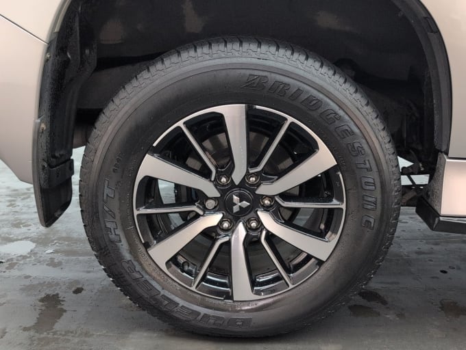 2025 Mitsubishi Shogun Sport