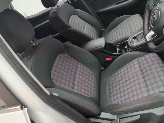 2025 Mg Mg Zs
