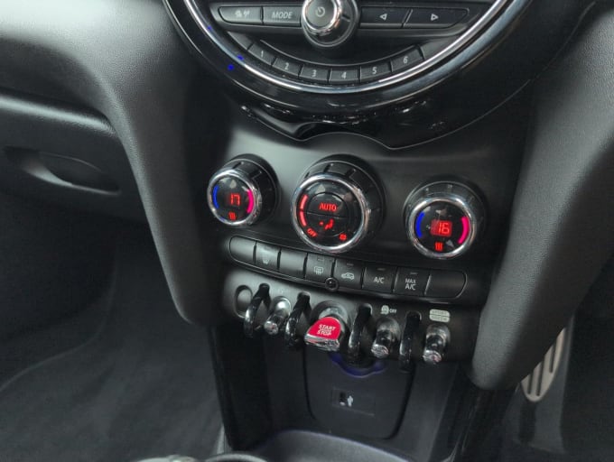 2025 Mini Hatch
