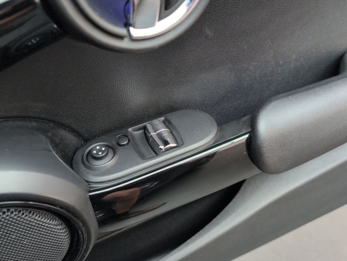 2025 Mini Hatch