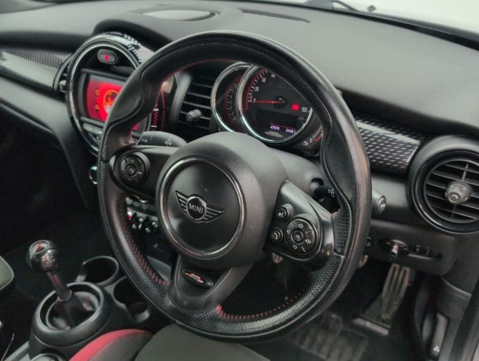 2025 Mini Hatch