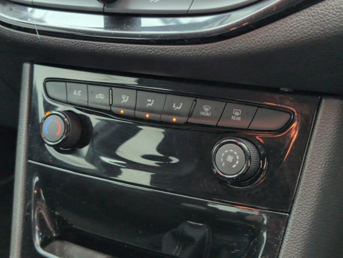 2025 Vauxhall Astra