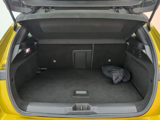 2025 Vauxhall Astra